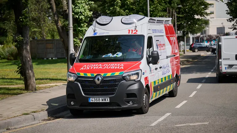 Ambulancia de la empresa p&uacute;blica Bidean. PABLO LASAOSA