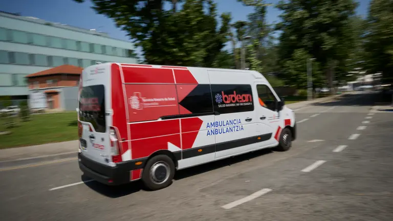 Ambulancia de la empresa p&uacute;blica Bidean. PABLO LASAOSA
