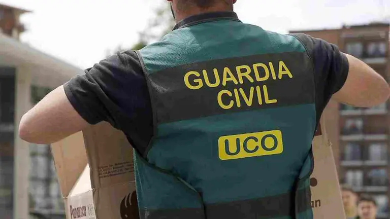 Un agente de la Unidad Central Operativa (UCO de la Guardia Civil. GUARDIA CIVIL