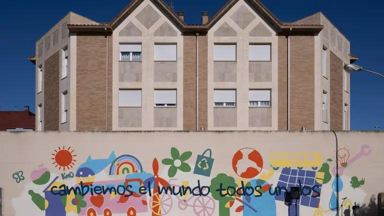 Patio del colegio público Otero de Navascués de Cintruénigo, centro que se ampliará próximamente. GOBIERNO DE NAVARRA