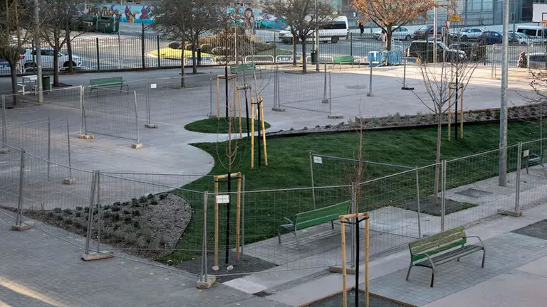 El Ayuntamiento invertirá 479.700 euros en las segundas fases de obras de los patios de CPEIP San Jorge, Ikastola Amaiur y CPEIP Iturrama. CEDIDA