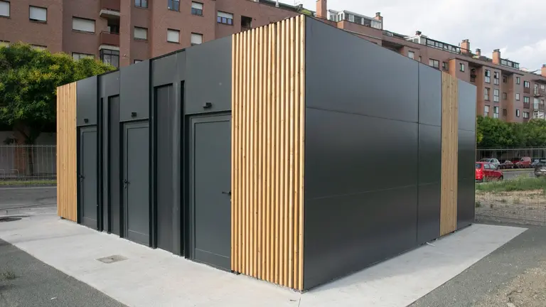 Los nuevos vestuarios del campo de softball de Pamplona estarán listos para San Fermín. CEDIDA