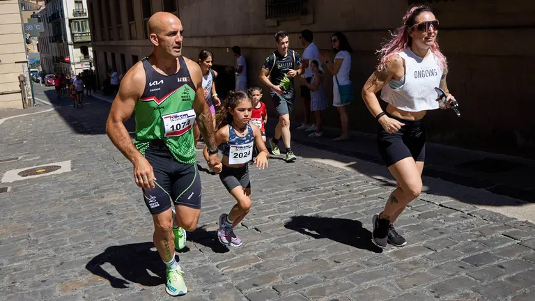 40º edición de la Carrera del Encierro organizada por la peña La Jarana en Pamplona. IÑIGO ALZUGARAY
