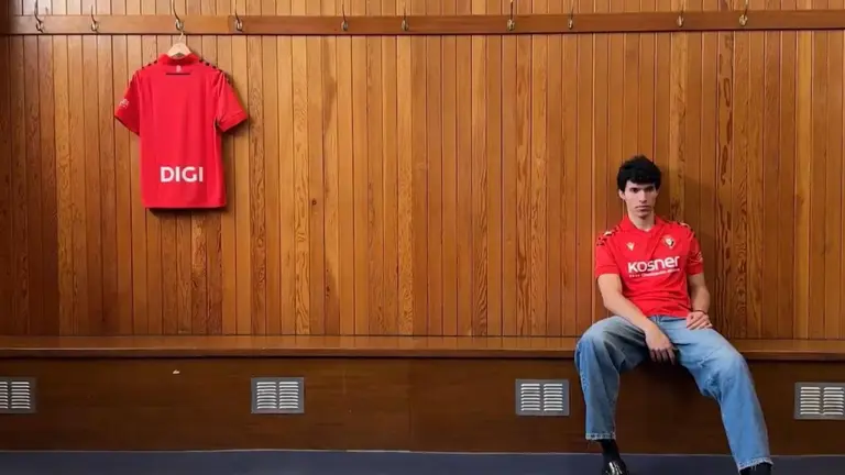 Nueva equipación de Osasuna para la temporada 25-26. CA OSASUNA