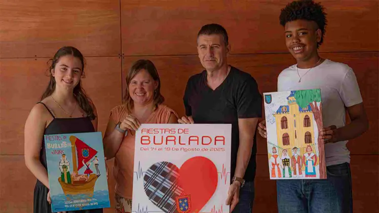 Arhane Montero, la concejala Irantzu Urdániz, Oskar Montero y Josué Rondón. AYUNTAMIENTO DE BURLADA