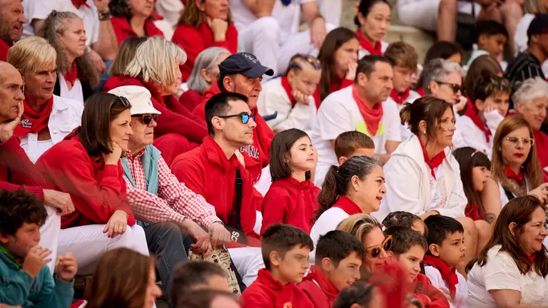 Toros en familia en la Plaza de Toros de Pamplona con Pablo Hernández, Aarón Navas,  Francisco Jiménez y el torero Román como comentarista. PABLO LASAOSA