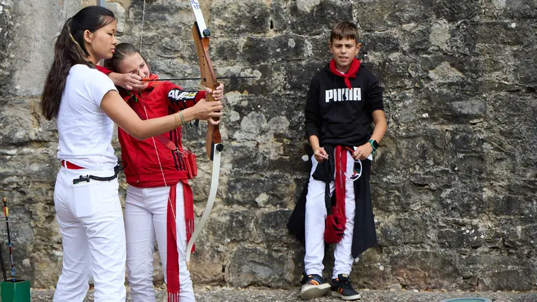 Kirolari Sport kids, el espacio deportivo y recreativo infantil en colaboración con las federaciones deportivas en el parque de la Medialuna durante las fiestas de San Fermín 2025. IÑIGO ALZUGARAY