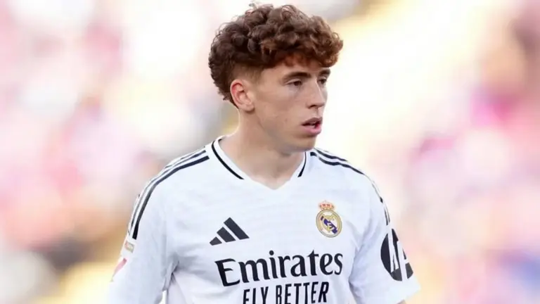 Víctor Múñoz en su primer debut con el Real Madrid. INSTAGRAM