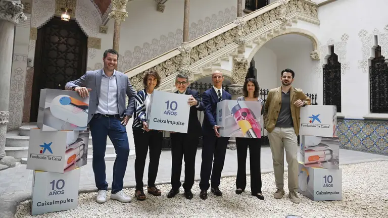 De izquierda a derecha, José Carlos Pulido, Laura Sampietro, Àngel Font, Pablo Cironi, Alicia Martínez-Piñeiro y Rubén Molina. David Campos. Fundación _la Caixa_ (1)