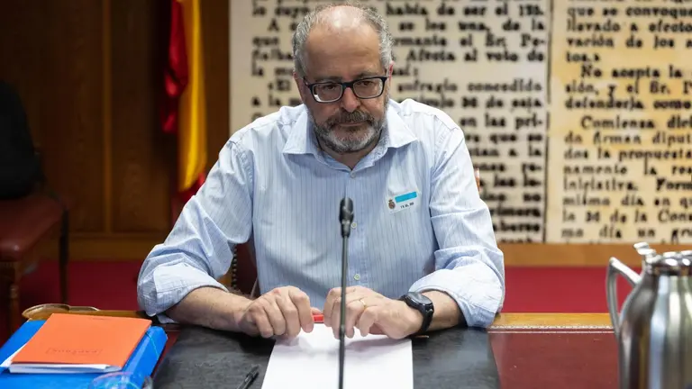 El secretario de la mesa de contratación de la obra de los túneles de Belate, en Navarra, Lorenzo Serena Puig, comparece en la comisión de investigación sobre el ‘Caso Koldo, en el Senado. EUROPA PRESS