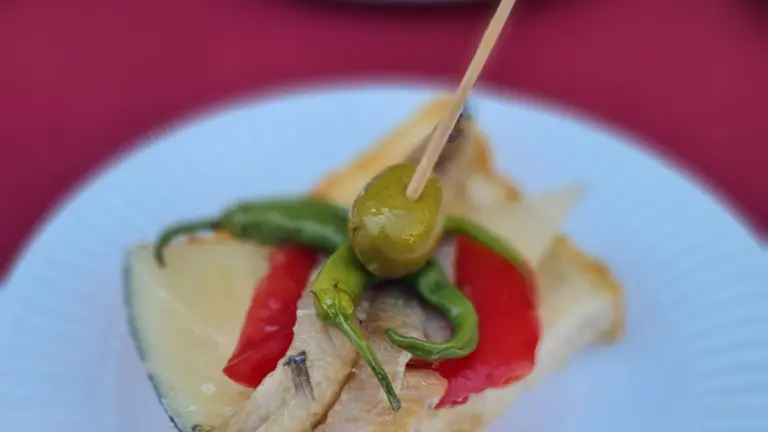 Imagen de un pincho con guindilla que se pudo degustar en la edición anterior. CEDIDA