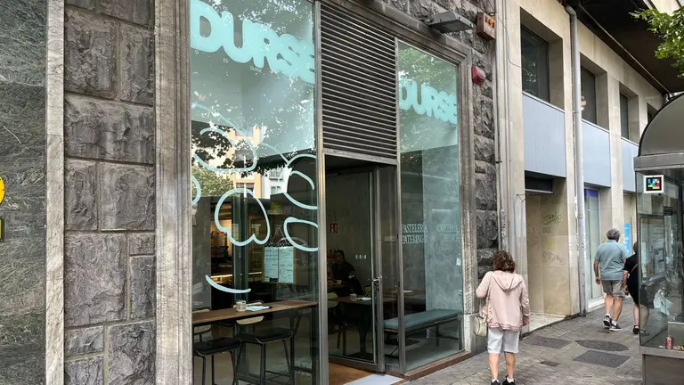 La cefetería Durse, en la avenida Baja Navarra, 16. I.Z