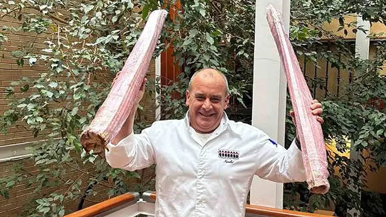 Nicolás Ramírez, chef del restaurante Túbal de Tafalla, será reconocido este fin de semana durante la celebración del 13º Día del Ajo que se celebra en Falces el sábado y el domingo.