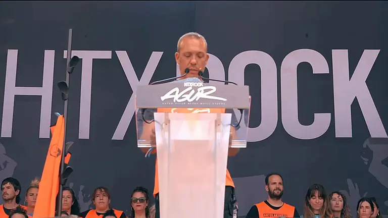 Imagen de Endika Alonso, concejal de Seguridad Ciudadana de Pamplona por EH Bildu, en el festival proetarra Hatortxu Rock. HATORTXU ROCK