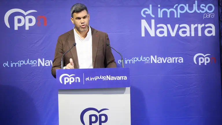El presidente del PP de Navarra, Javier García, presenta el Plan de Trabajo del PPN a la Comisión de Investigación sobre las licitaciones y adjudicaciones de obras públicas. IÑIGO ALZUGARAY