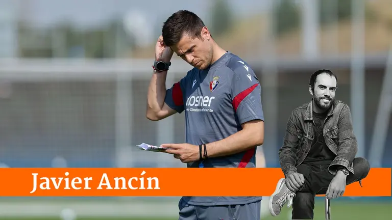 El entrenador del Osasuna, Alessio Lisci durante el primer entrenamiento de la temporada 2025-2026, este viernes. EFE/J.P. Urdiroz