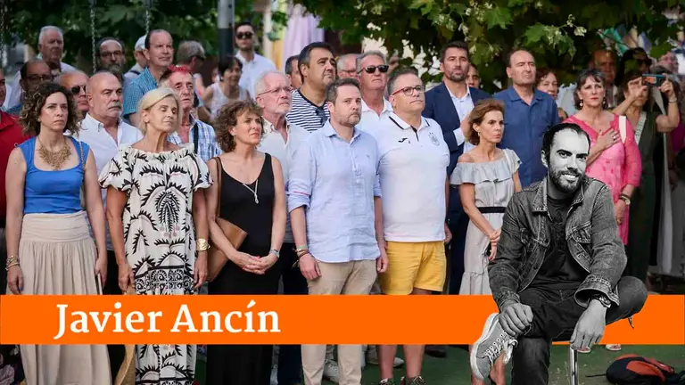 Acto organizado por 'Vecinos de paz' en homenaje a Francisco Casanova, militar asesinado por ETA hace 25 años. PABLO LASAOSA