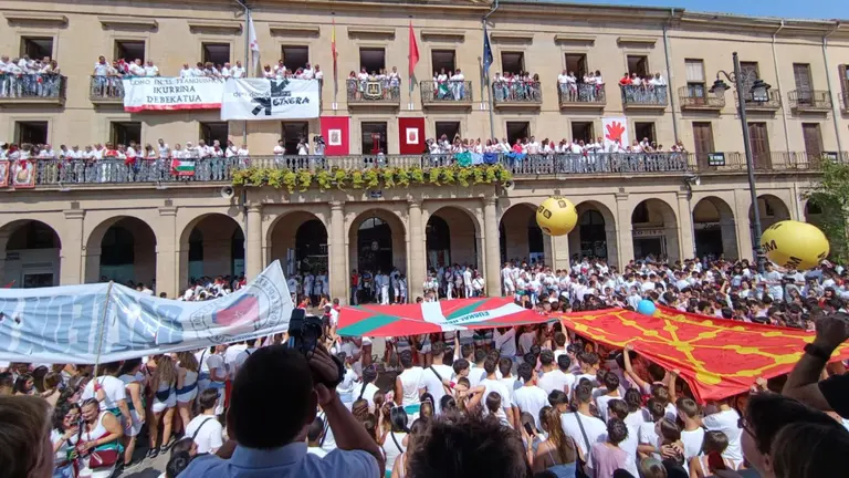 Chupinazo de Fiestas de Tafalla 2025. NAVARRA.COM