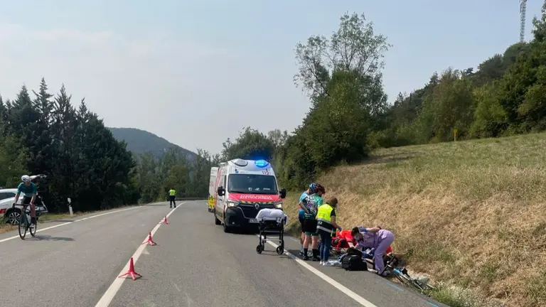 Imagen de los servicios de emergencias en el lugar del accidente. GUARDIA CIVIL