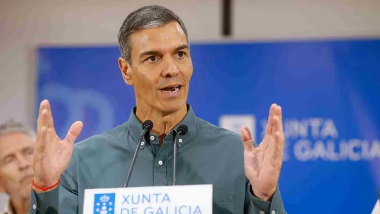 El Presidente del Gobierno, Pedro Sánchez, visita las instalaciones del CECOT de Ourense durante la crisis de los incendios en la provincia gallega. EUROPA PRESS