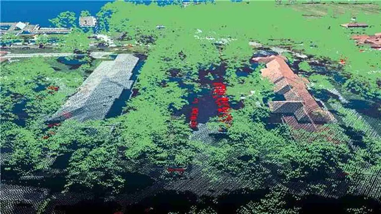 El algoritmo permite procesar imágenes adquiridas desde el aire sobre áreas forestales  e
identificar objetos ocultos como vehículos y refugios. TRACASA