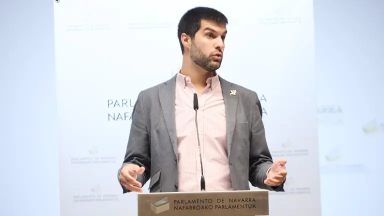 Contigo-Zurekin en la rueda de prensa posterior a la reunión semanal de la Mesa y Junta del Parlamento de Navarra. IÑIGO ALZUGARAY