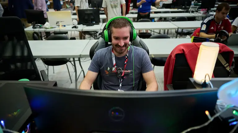 La Universidad Pública de Navarra organiza, junto con la Asociación Navarra para la Divulgación de la Tecnología (ANDITEC), la octava edición del evento tecnológico Navarra LAN Party. PABLO LASAOSA