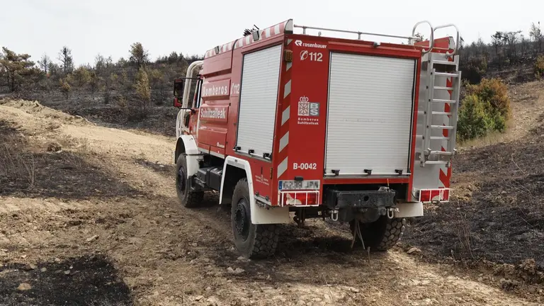 Controlado el incendio forestal declarado el sábado en Urraúl Alto. EDUARDO SANZ / EUROPA PRESS