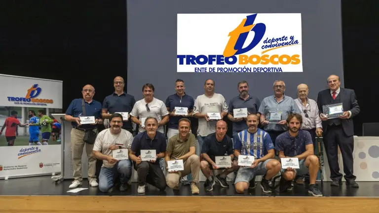 Los homenajeados en la presentación de la nueva temporada del Torneo Boscos. CEDIDA