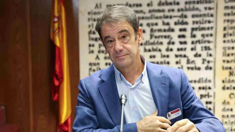 El exdirectivo de Acciona en Navarra, Fernando Agustín Merino, comparece ante la Comisión de Investigación sobre el caso Koldo, en el Senado. MARTA FERNÁNDEZ / EUROPA PRESS