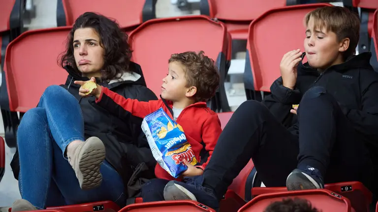 La grada del estadio de El Sadar durante el partido de La Liga EA Sports entre CA Osasuna y Elche CF disputado en Pamplona. IÑIGO ALZUGARAY