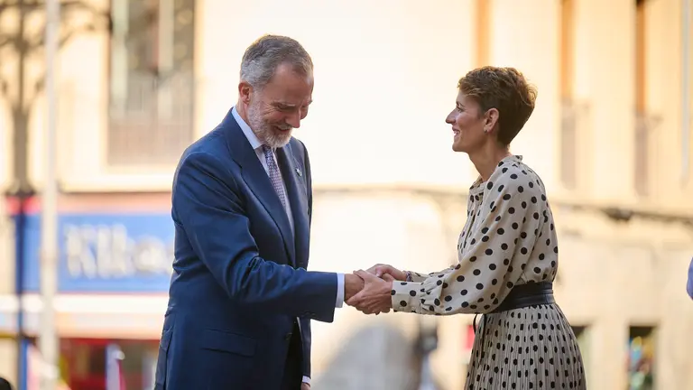 La Princesa Leonor, acompañada de los Reyes Felipe y Letizia, inicia en el Palacio de Navarra una visita a la Comunidad foral que se prolongará durante el viernes y el sábado. 
PABLO LASAOSA