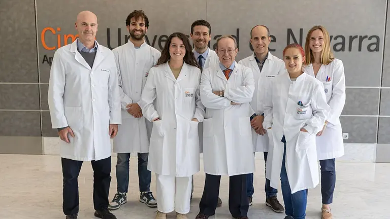 Alfonso Calvo, Sergio León, Nerea Otegui, Miguel Fernández de Sanmamed, Luis Montuenga, Diego Serrano, Miriam Redrado y Anna Vilalta, pertenecientes al grupo de investigación que ha desarrollado el estudio. CEDIDA