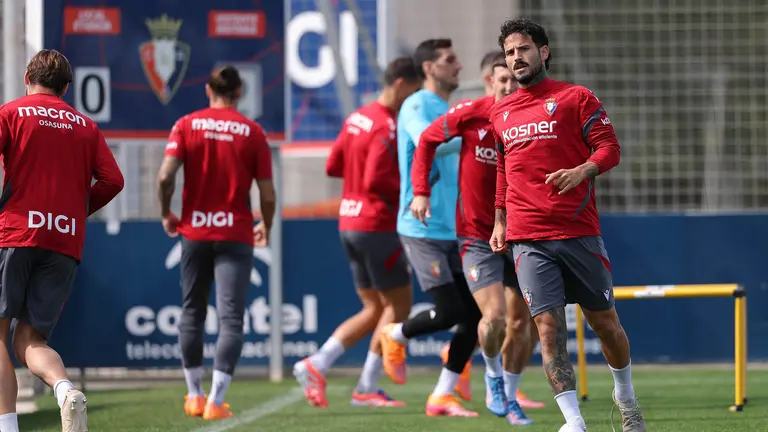El jugador Rub&eacute;n Garc&iacute;a en primer plano durante un entrenamiento en Tajonar. CA Osasuna.