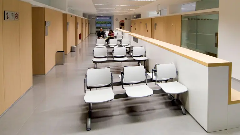 Espacio de espera en un centro de salud de atención primaria. GOBIERNO DE NAVARRA