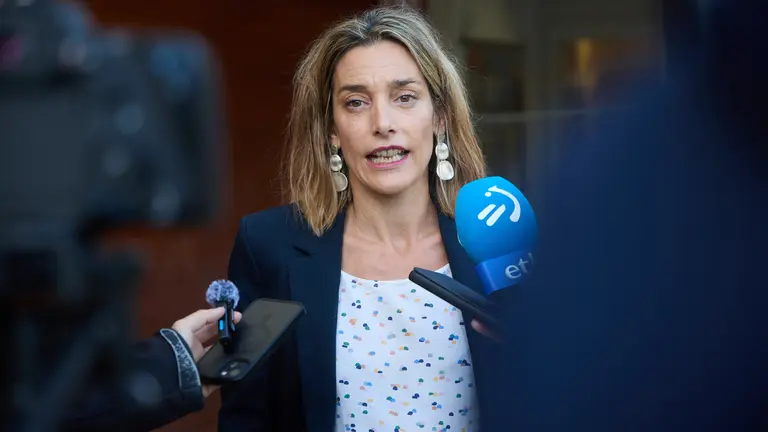 La responsable política de EH Bildu en Navarra ofrece declaraciones a los medios de comunicación antes de comenzar la asamblea de EH Bildu Nafarroa. NAVARRA.COM