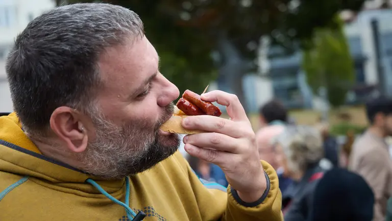 Fiesta de la Txistorra en el barrio de La Milagrosa de Pamplona con la entrega de los premios del XIX Concurso Navarro de Txistorra. IÑIGO ALZUGARAY
