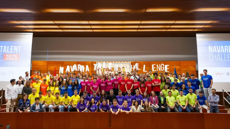 Fotografía de familia de los equipos del Navarra Talent Challenge 2025. CEDIDA