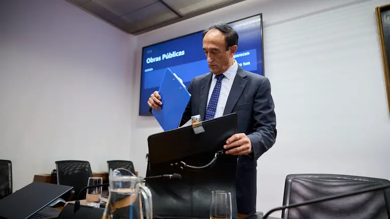 Jesús Polo, presidente de la mesa de contratación de las obras de Belate comparece en la comisión de investigación del Parlamento de Navarra sobre licitación y adjudicación de obras públicas del Gobierno de Navarra. PABLO LASAOSA