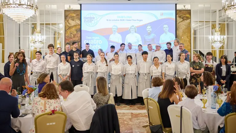 La Fundación Vicente Ferrer reúne a 160 comensales en
su gala solidaria. CEDIDA