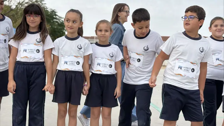 Unos 900 escolares de Navarra participan en una carrera contra la leucemia infantil. CEDIDA