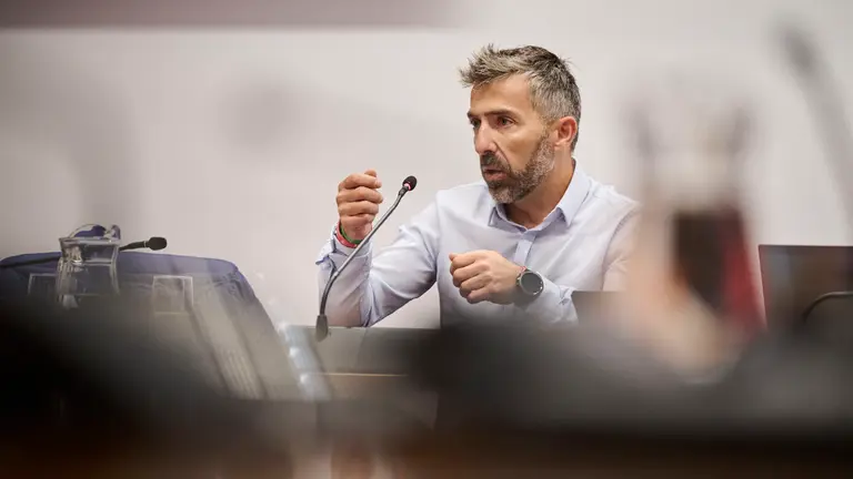 Comparecencia de Francisco José Ansorena, vocal de la mesa de contratación de las obras de duplicación del túnel de Belate en la comisión de Investigación creada para analizar su adjudicación.  PABLO LASAOSA