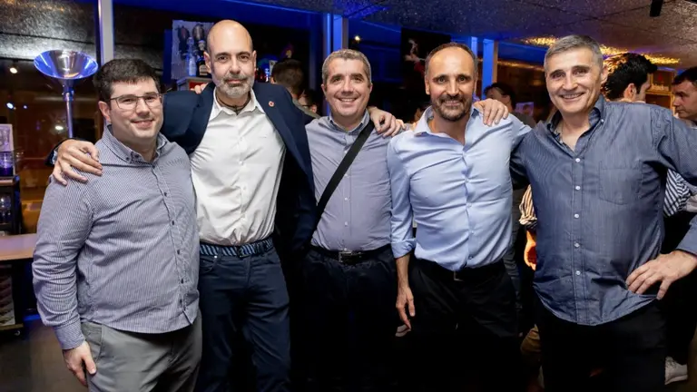 Los cinco socios de la de la consultora SiG durante la fiesta de aniversario. CEDIDA