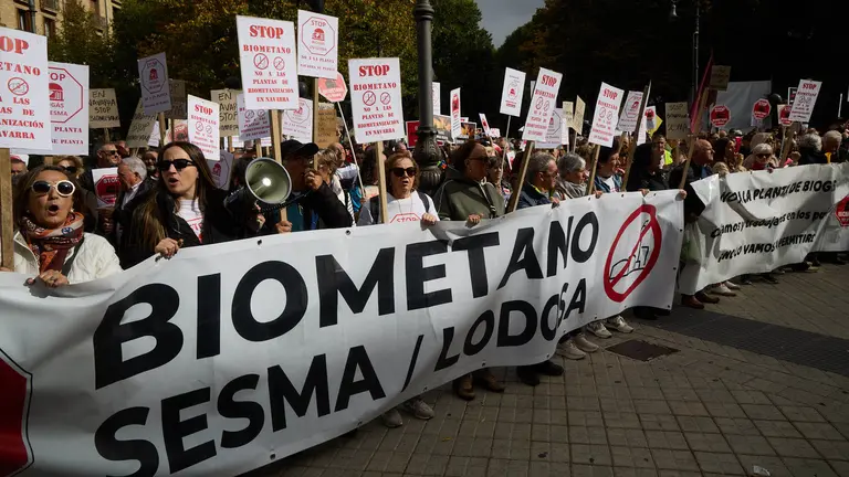 Plataformas populares de Navarra se movilizan en Pamplona contra las plantas de biometano. I&Ntilde;IGO ALZUGARAY