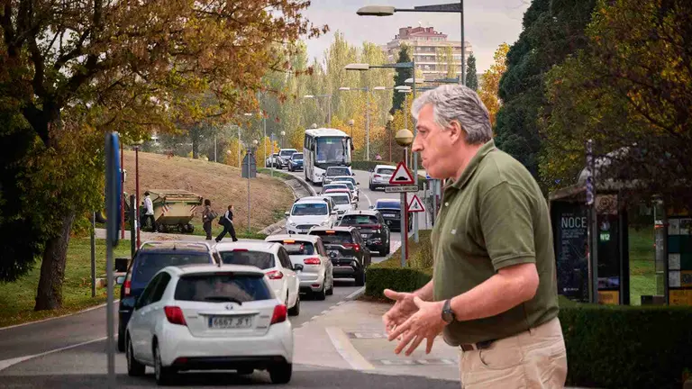 Fotomontaje de Asirón sobre un foto de los atascos provocados por el cierre de la carretera de la Universidad.