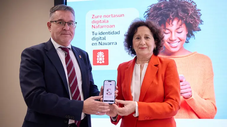 La consejera Maeztu y el consejero García en la presentación de Navarra ID. GOBIERNO DE NAVARRA