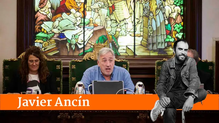 El alcalde, Joseba Asirón, durante la celebración del pleno del Ayuntamiento de Pamplona. PABLO LASAOSA