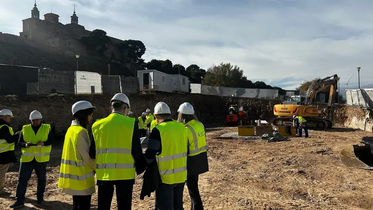 El consejero Domínguez en la visita a la obra. CEDIDA