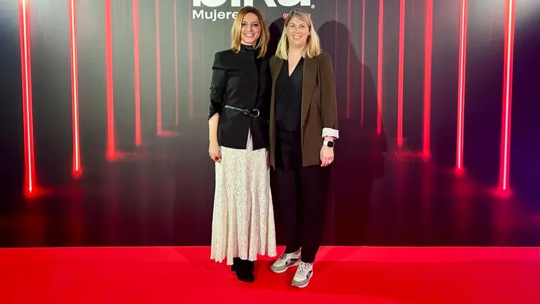 La emprendedora navarra Ana Martínez, en la derecha de la fotografía. CEDIDA