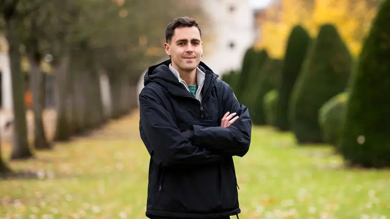 José Miguel González Peñalver ha defendido en la Universidad Pública de Navarra (UPNA) su tesis 'Alimentos proteicos locales de origen vegetal e híbridos con la revalorización de subproductos de brócoli como estrategia de economía circular'. UNIVERSIDAD PÚBLICA DE NAVARRA